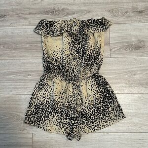 Strapless print romper